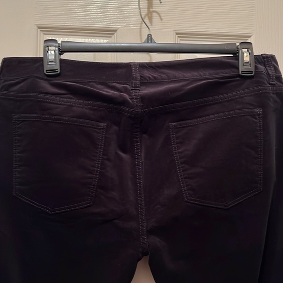 NWT 18WP, boot black, 28” inseam, sits below waist, 77% Cotton/23% Elastrell-P - Picture 3 of 3